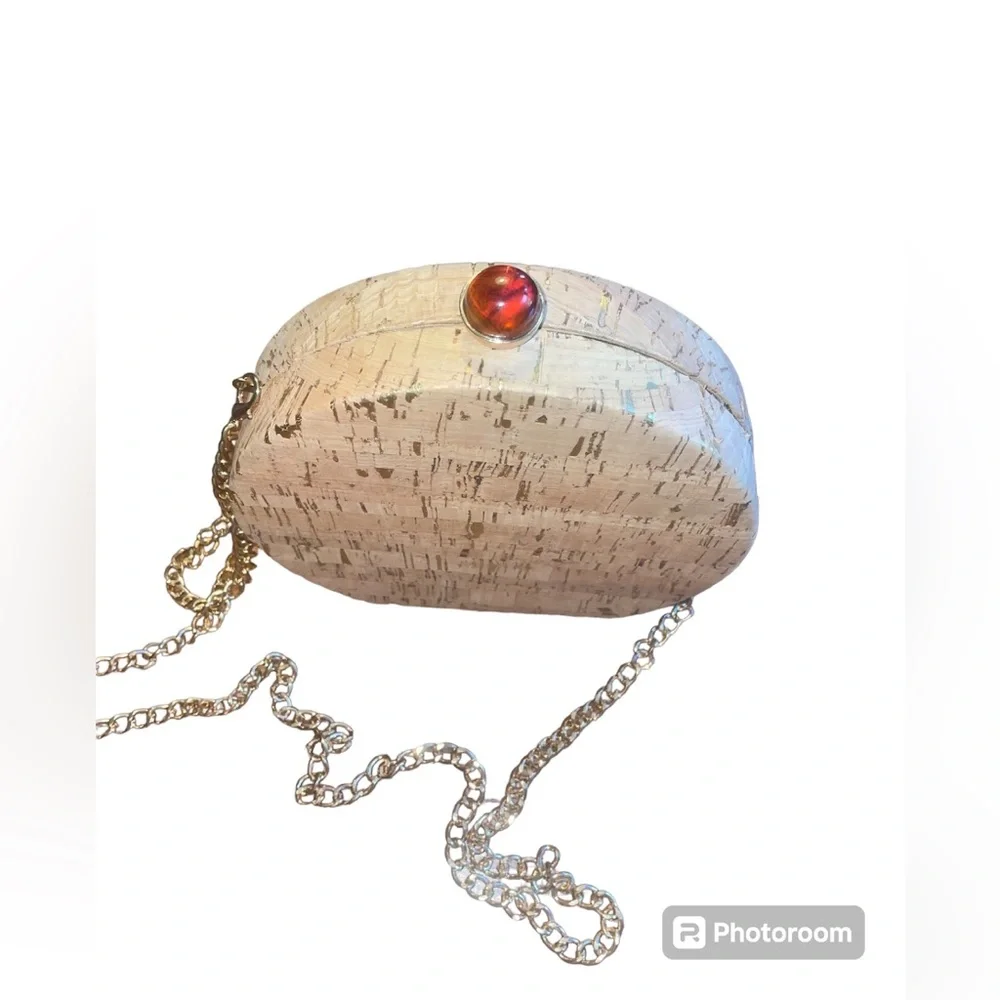 Round Cork Circle Purse or Clutch with Gold Flecks and Beautiful Amber Closure - Picture 2 of 4